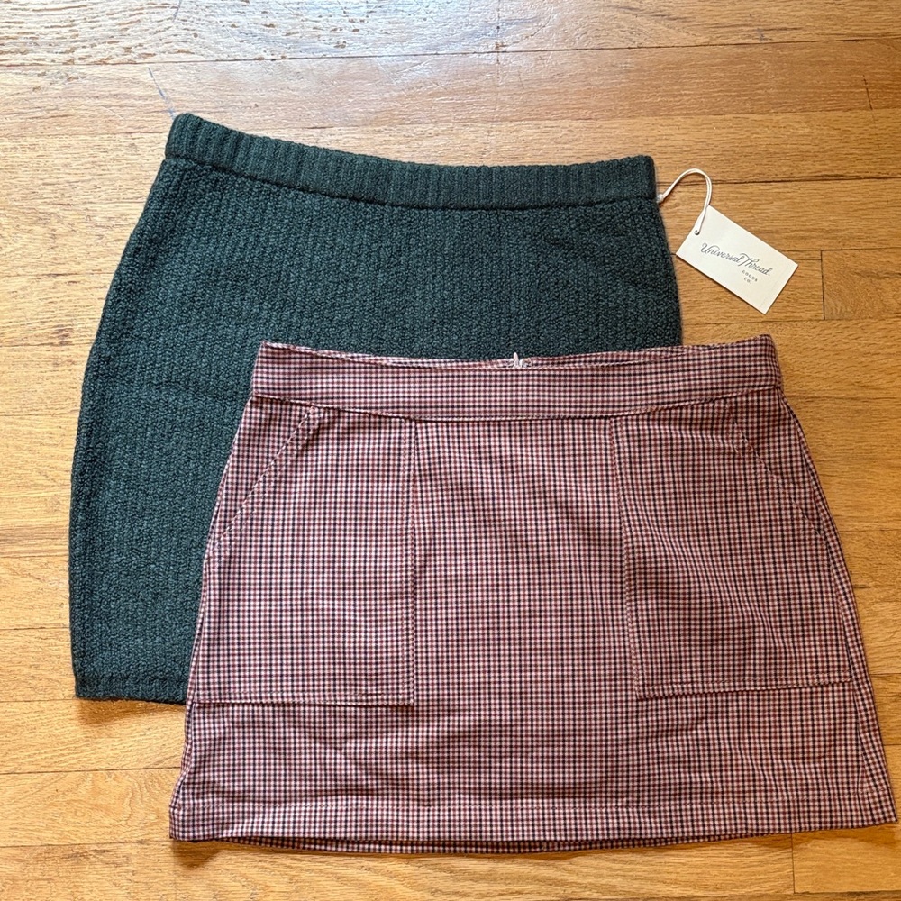 Universal Thread Mini Skirt Bundle, size Medium